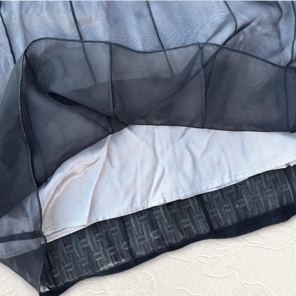 Tristan & Iseut black & Gray illusion Skirt size 4 - Picture 3 of 4